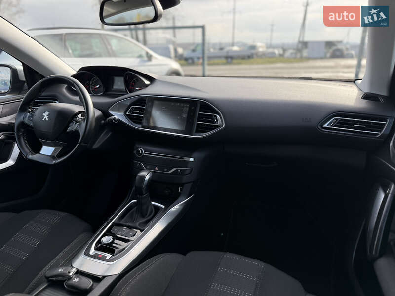 Універсал Peugeot 308 2015 в Рівному