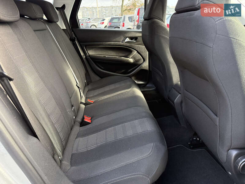Універсал Peugeot 308 2015 в Рівному