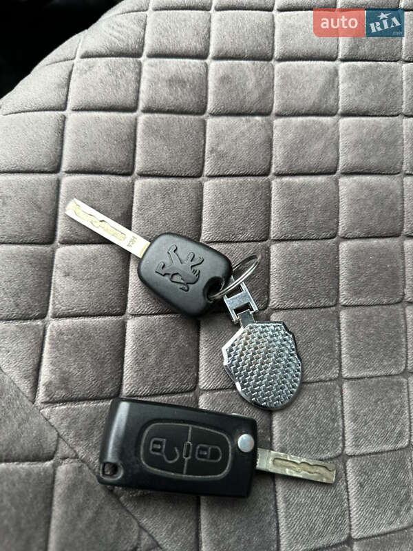 Универсал Peugeot 308 2011 в Умани фото 26 Универсал Peugeot 308 2011 в Умани