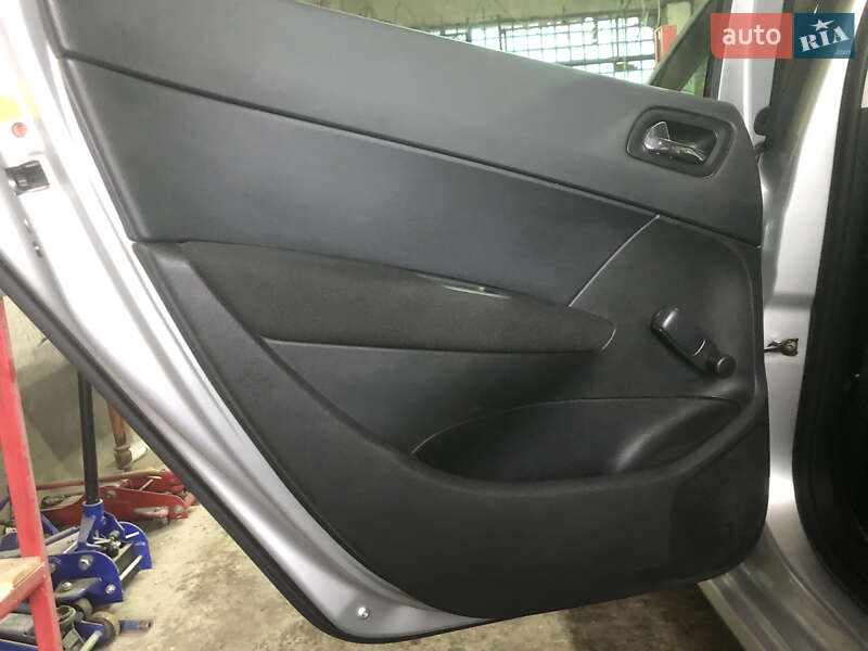 Универсал Peugeot 308 2008 в Николаеве фото 12 Универсал Peugeot 308 2008 в Николаеве