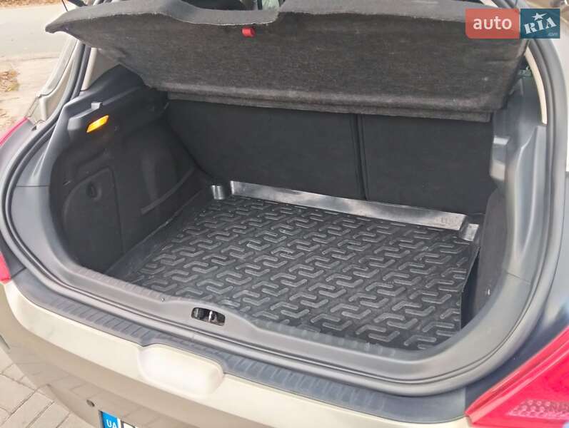 Хэтчбек Peugeot 308 2011 в Сумах фото 28 Хэтчбек Peugeot 308 2011 в Сумах