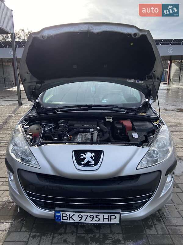 Универсал Peugeot 308 2009 в Дубно