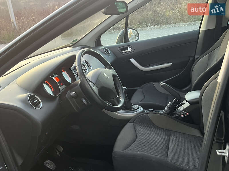 Универсал Peugeot 308 2011 в Тернополе