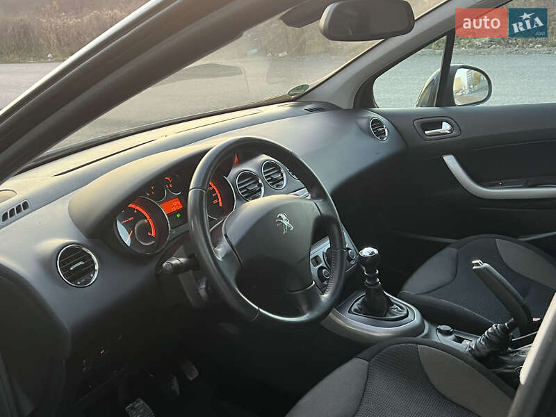 Универсал Peugeot 308 2011 в Тернополе