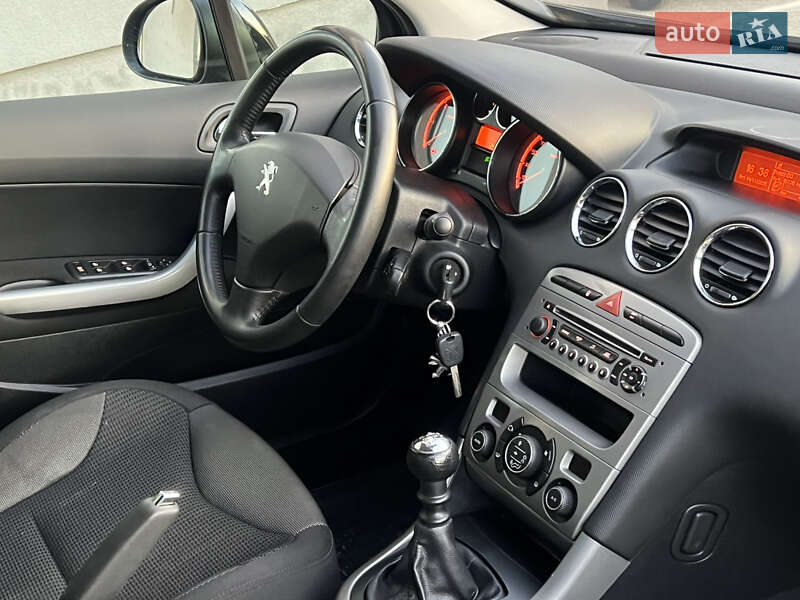 Универсал Peugeot 308 2011 в Тернополе