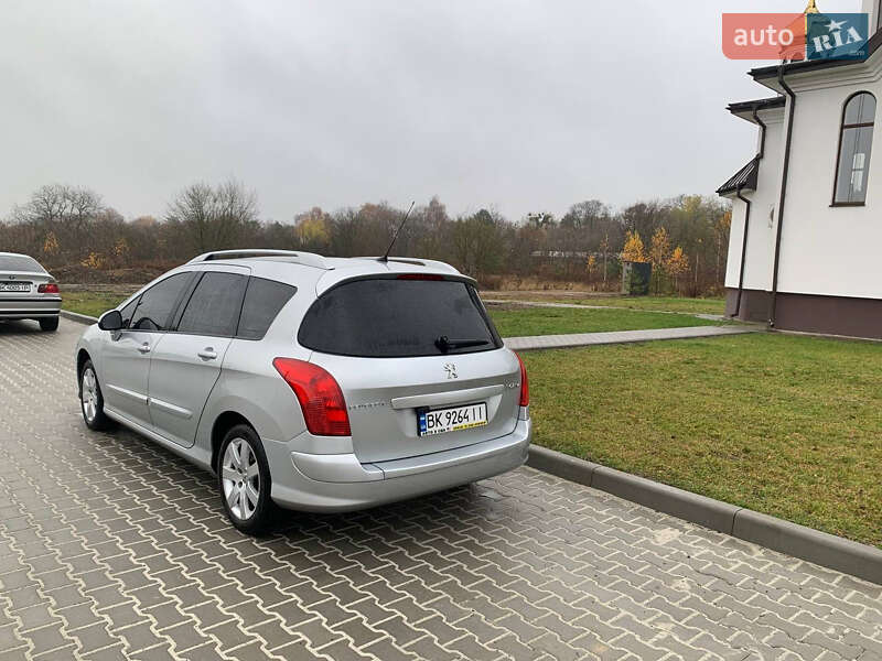 Универсал Peugeot 308 2010 в Ровно