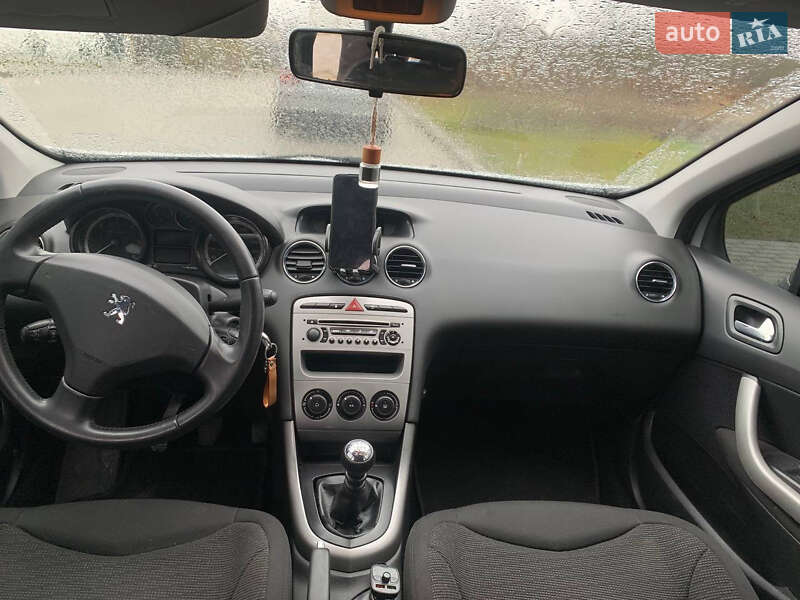 Универсал Peugeot 308 2010 в Ровно