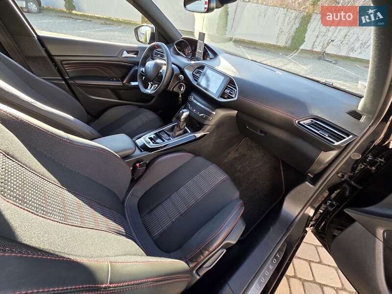 Хэтчбек Peugeot 308 2017 в Ивано-Франковске