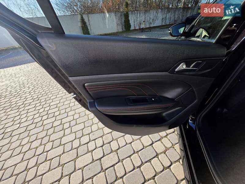 Хэтчбек Peugeot 308 2017 в Ивано-Франковске