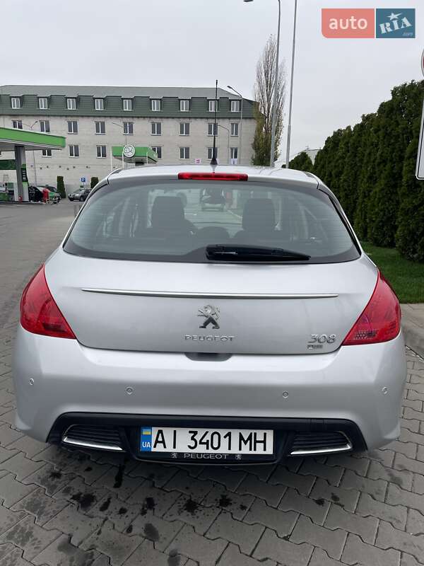 Хэтчбек Peugeot 308 2011 в Киеве