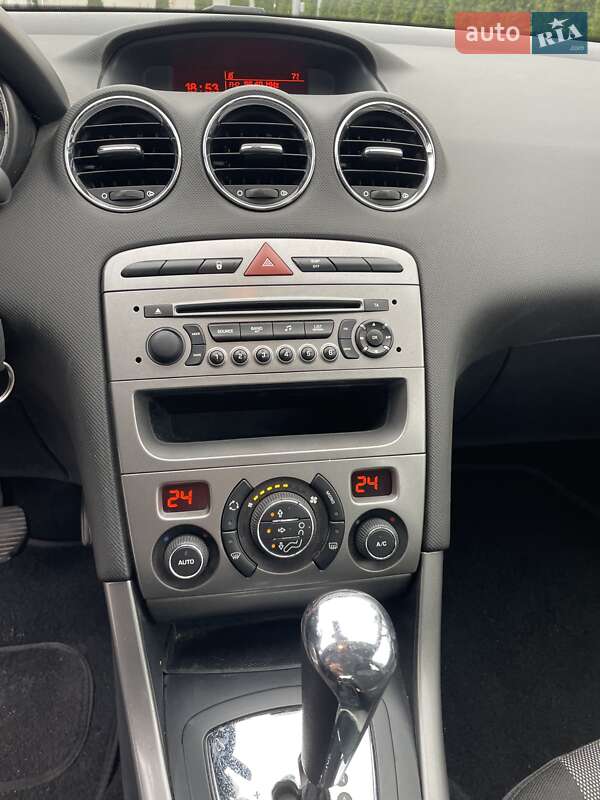 Хэтчбек Peugeot 308 2011 в Киеве