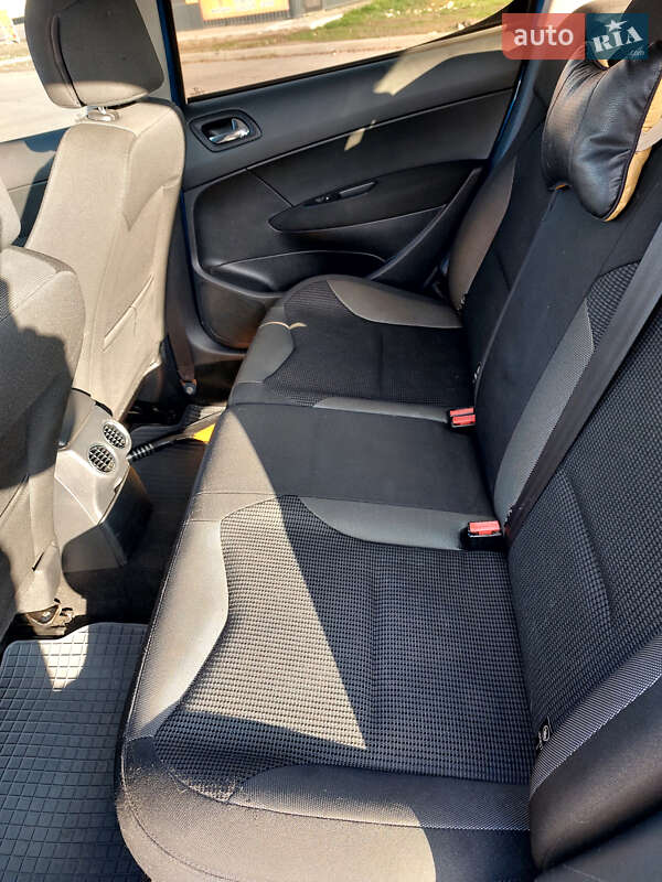 Хэтчбек Peugeot 308 2008 в Покрове фото 11 Хэтчбек Peugeot 308 2008 в Покрове