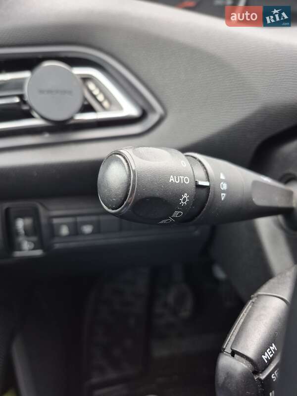 Универсал Peugeot 308 2015 в Киеве