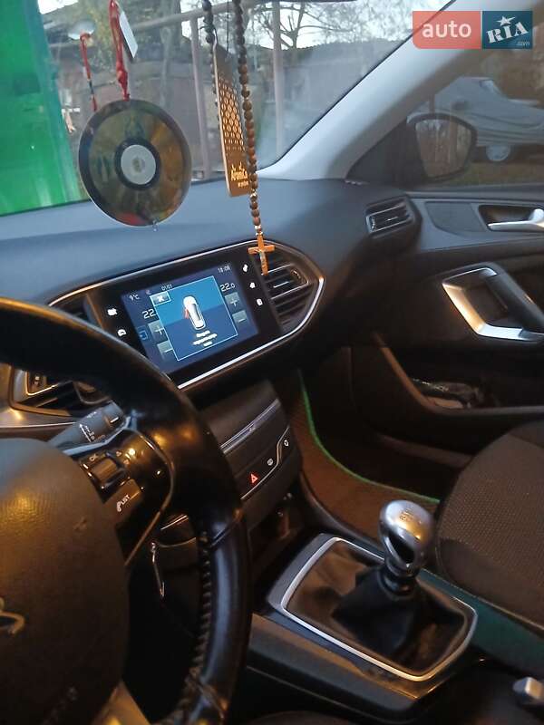 Универсал Peugeot 308 2016 в Львове