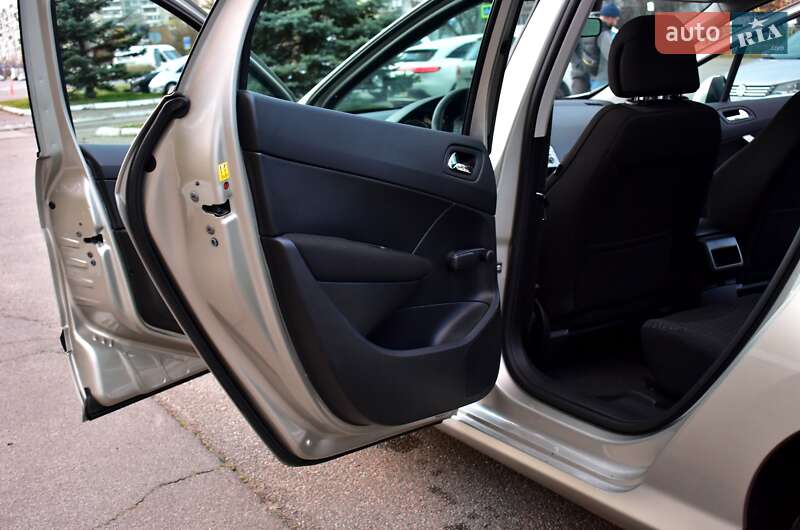 Универсал Peugeot 308 2009 в Киеве