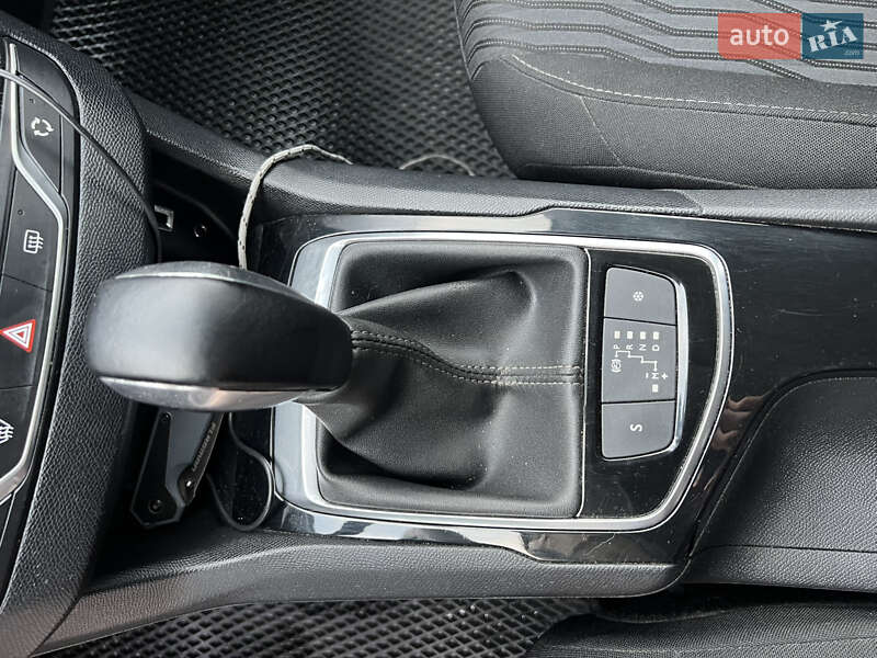 Универсал Peugeot 308 2015 в Ровно