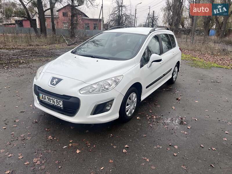 Универсал Peugeot 308 2011 в Радомышле