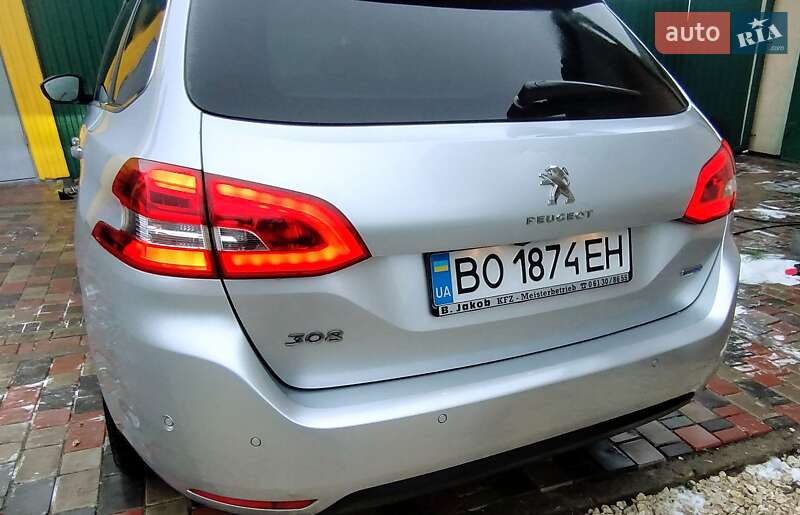 Универсал Peugeot 308 2015 в Волочиске