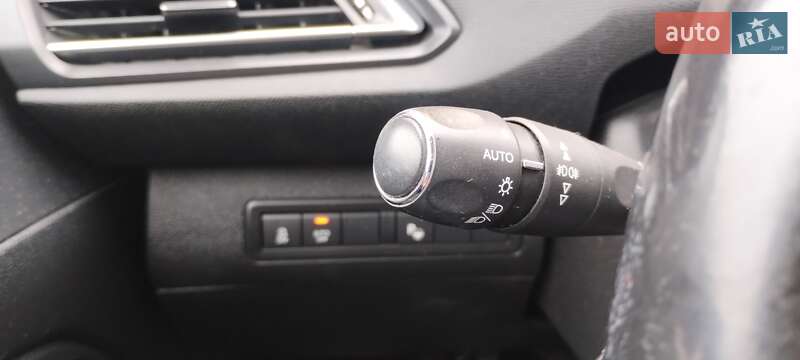 Универсал Peugeot 308 2015 в Волочиске