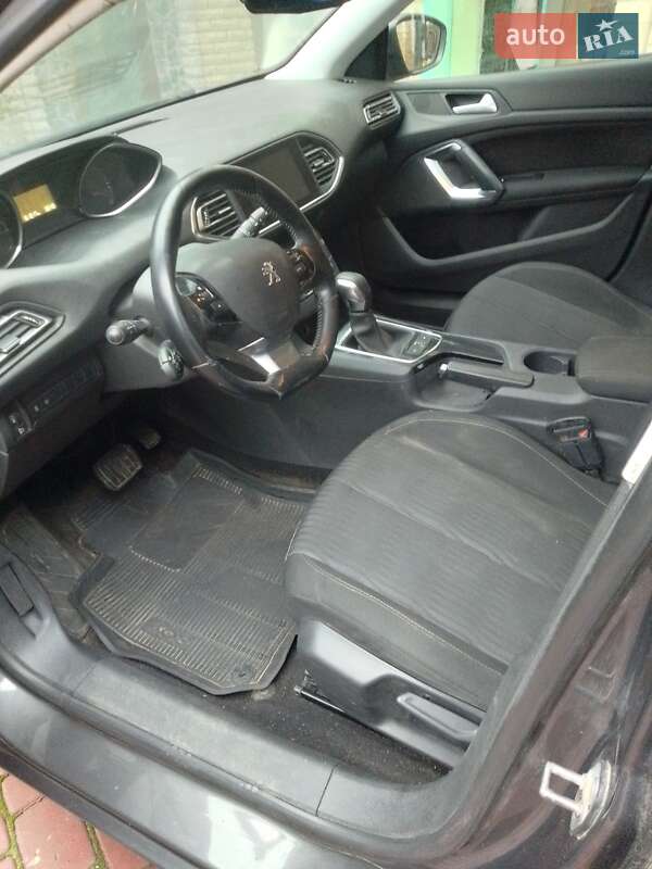 Универсал Peugeot 308 2017 в Киеве