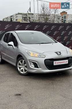 Хетчбек Peugeot 308 2011 в Сумах