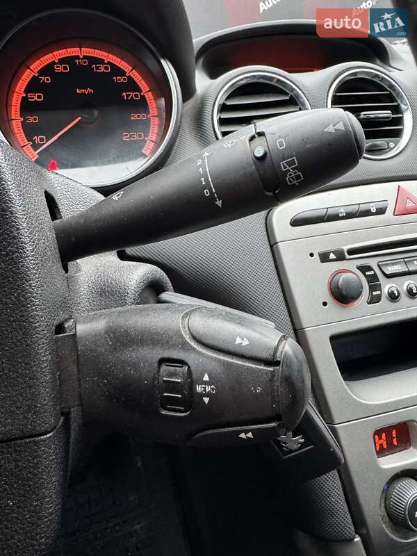 Хэтчбек Peugeot 308 2011 в Сумах