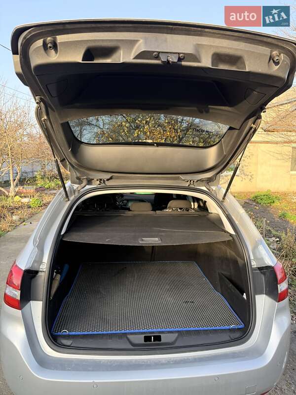 Универсал Peugeot 308 2016 в Каменском