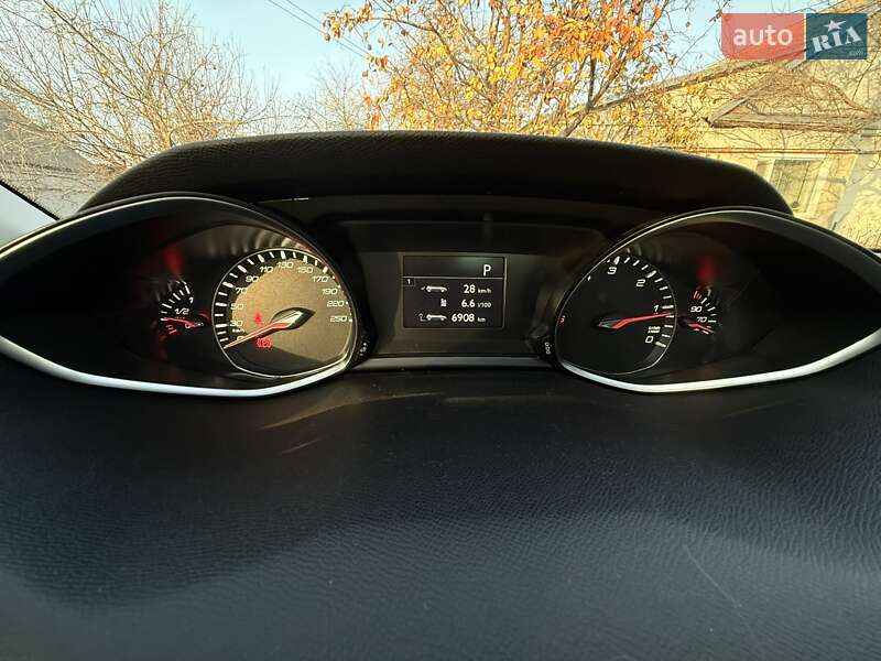 Универсал Peugeot 308 2016 в Каменском