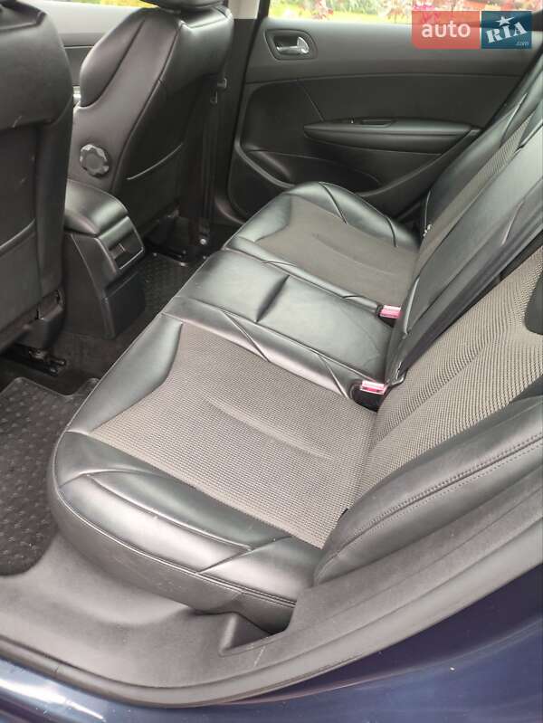 Хэтчбек Peugeot 308 2011 в Луцке