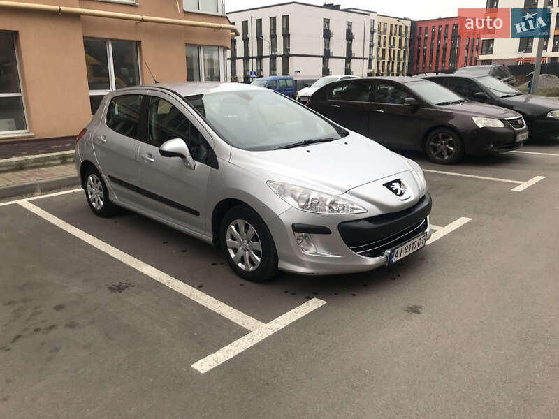 Хэтчбек Peugeot 308 2008 в Киеве