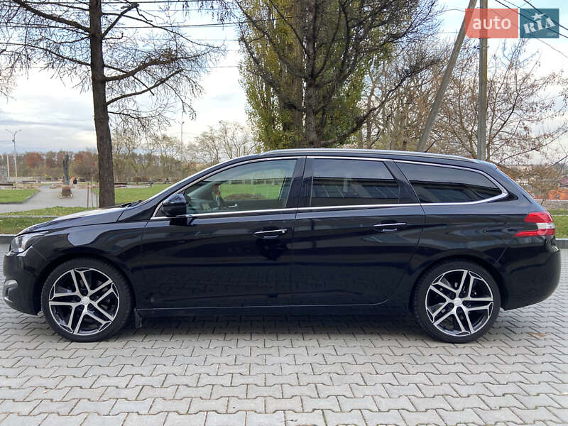 Универсал Peugeot 308 2015 в Звягеле
