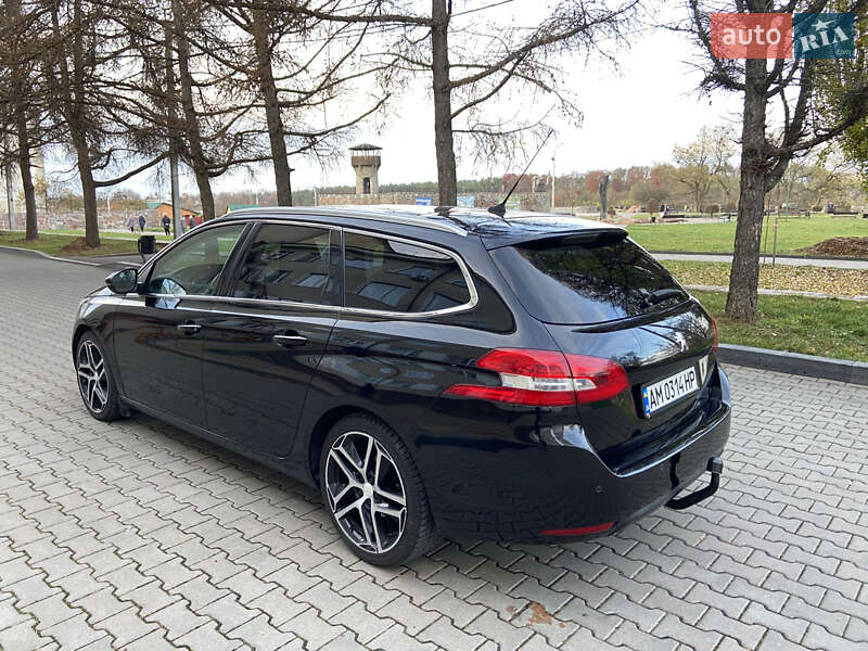 Универсал Peugeot 308 2015 в Звягеле