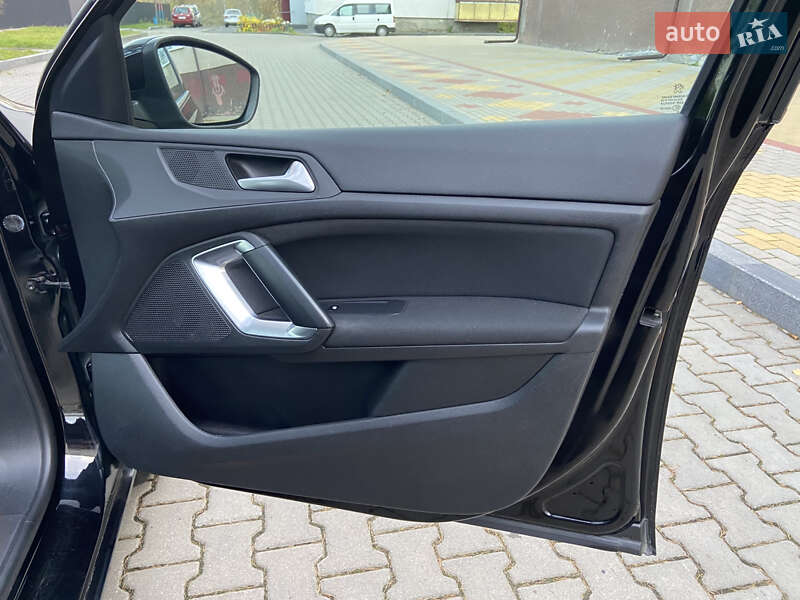 Универсал Peugeot 308 2015 в Звягеле