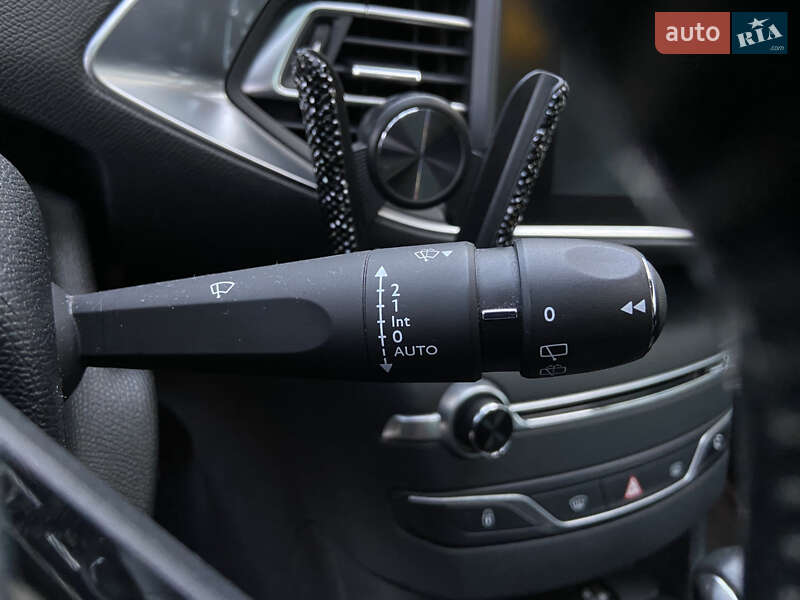 Универсал Peugeot 308 2015 в Звягеле