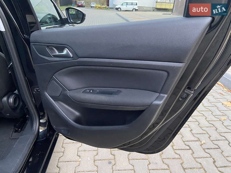 Универсал Peugeot 308 2015 в Звягеле