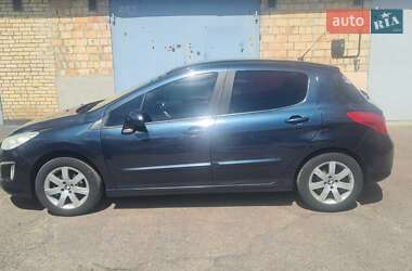 Хэтчбек Peugeot 308 2012 в Киеве