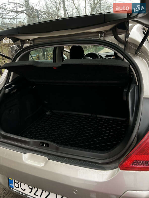 Хэтчбек Peugeot 308 2009 в Золочеве