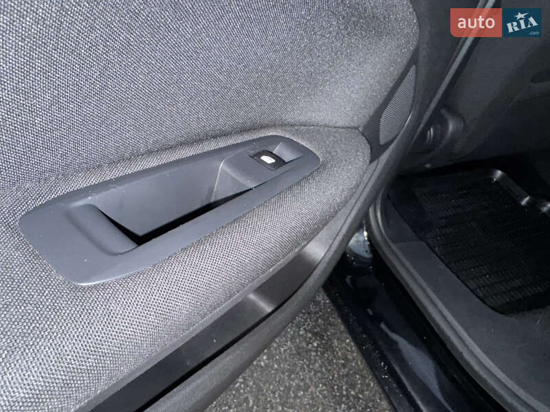 Универсал Peugeot 308 2015 в Киеве