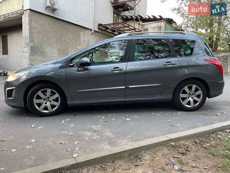 Универсал Peugeot 308 2011 в Киеве