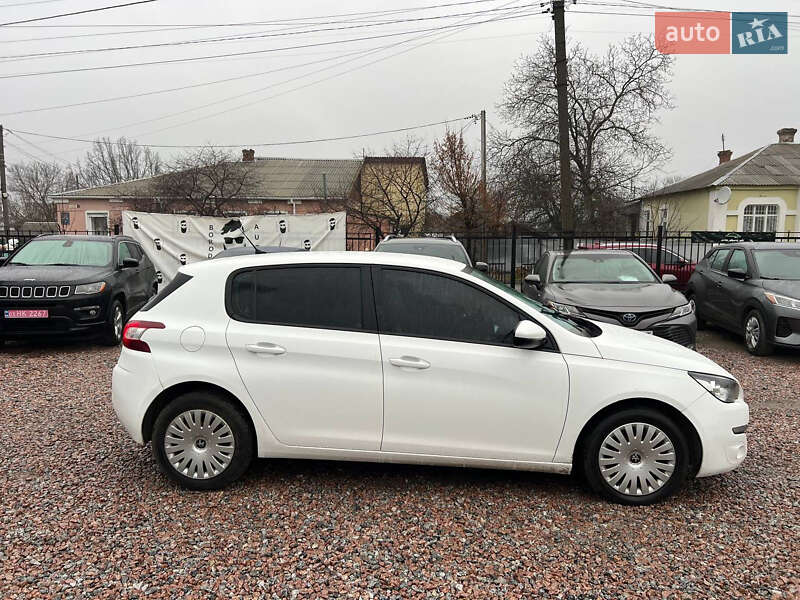 Хэтчбек Peugeot 308 2015 в Полтаве