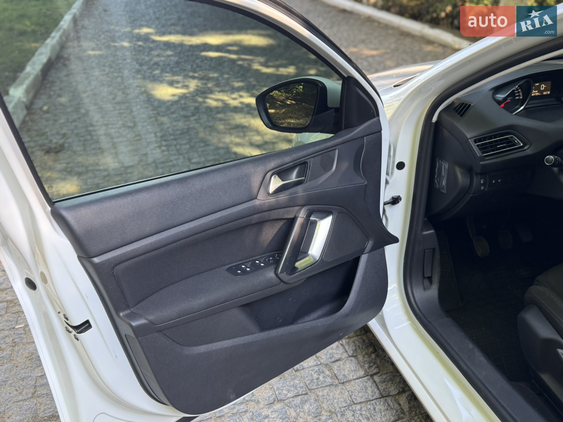 Peugeot 308 2015 VIN VF3LCBHZHFS211812 фото оголошення 14 з 29