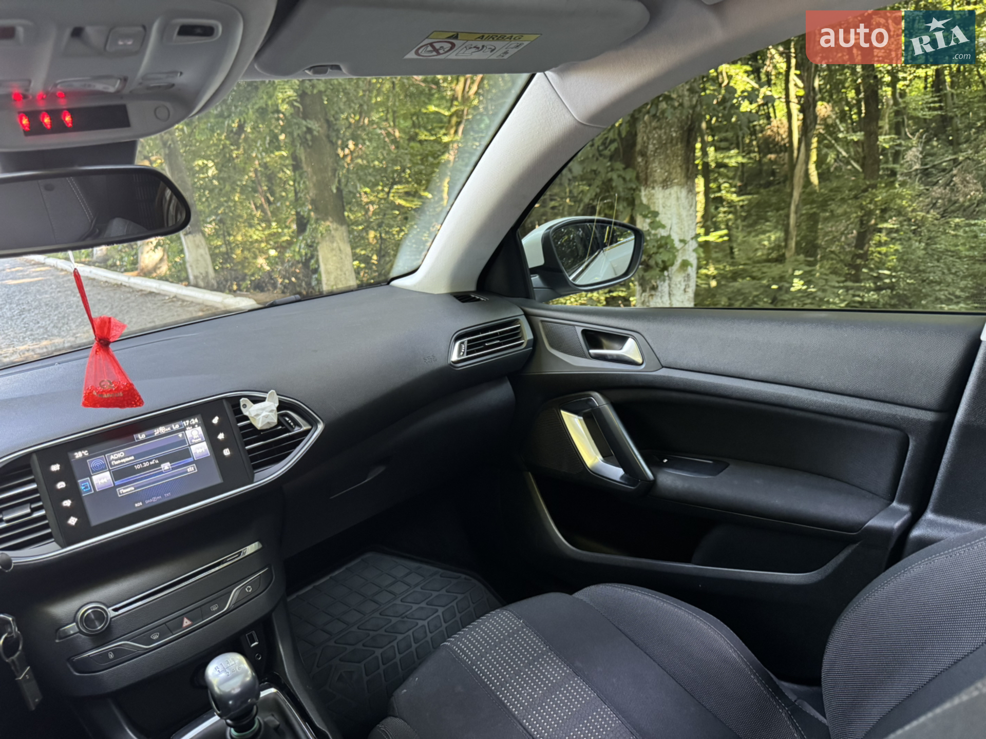 Peugeot 308 2015 VIN VF3LCBHZHFS211812 фото оголошення 18 з 29