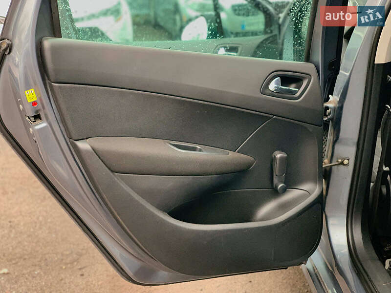 Универсал Peugeot 308 2010 в Виннице