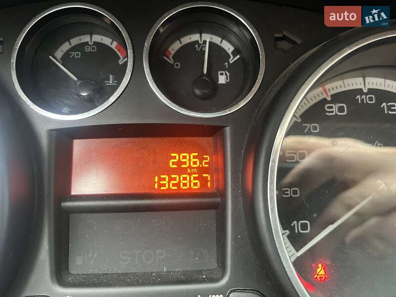 Хэтчбек Peugeot 308 2007 в Юрьевке