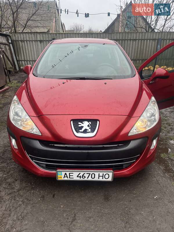Хэтчбек Peugeot 308 2007 в Юрьевке