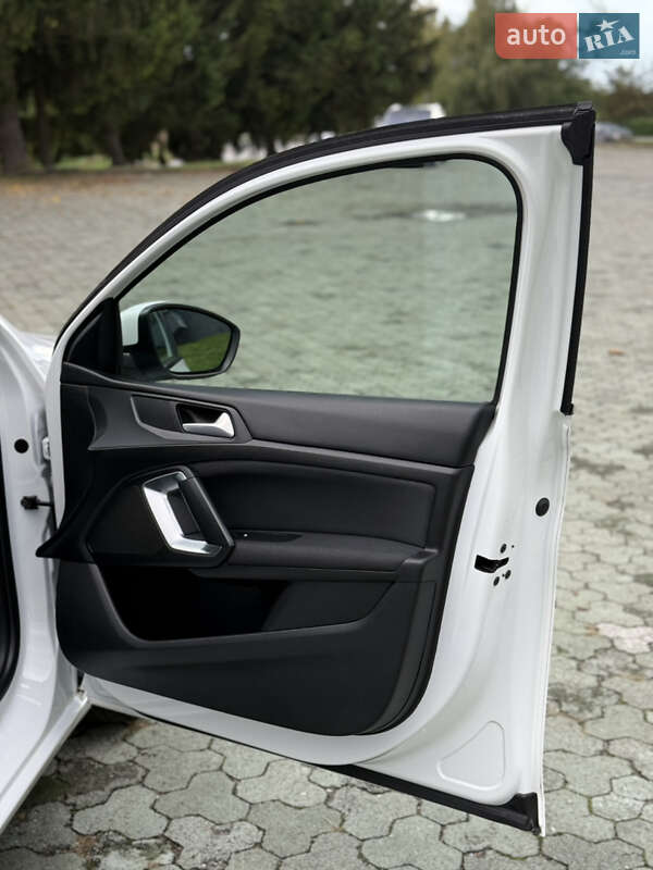 Универсал Peugeot 308 2021 в Дубно