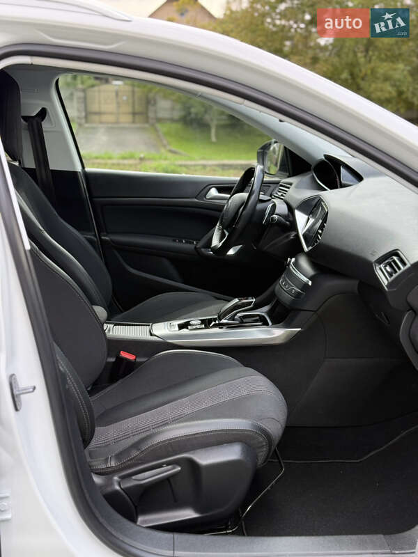 Универсал Peugeot 308 2021 в Дубно