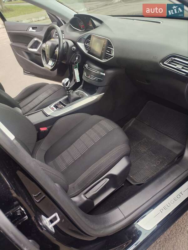 Универсал Peugeot 308 2015 в Луцке фото 52 Универсал Peugeot 308 2015 в Луцке