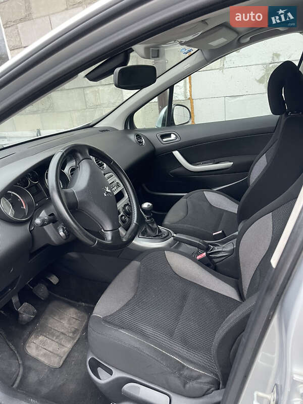 Хэтчбек Peugeot 308 2009 в Бердичеве