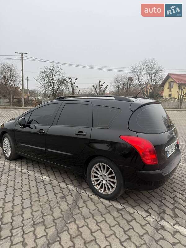 Универсал Peugeot 308 2010 в Львове